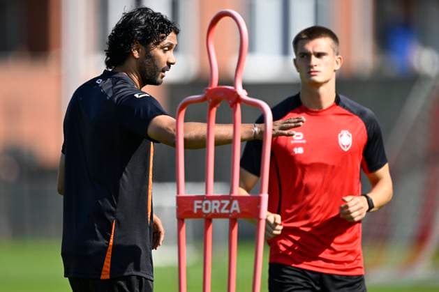 Antwerp FC presents new signing head coach Compper Marvin ANTWERPEN, BELGIUM - AUGUST 04 : New signing head coach of Antwerp FC Compper Marvin leads his first training at the Bosuil stadium training grounds on August 04, 2026 in Antwerpen, Belgium, 04 08 2026 Antwerpen Belgium  Copyright: xNicoxVereeckenx