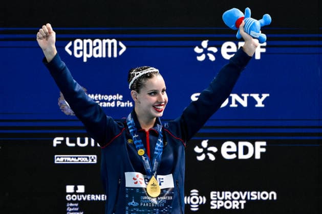 Iris Tio Casas of Spain celebrates after winning the gold medal in the artistic swimming Solo Tech Women Final during the European Aquatics Championships at the Olympic Aquatic Center in Paris (France), August 4, 2026. Andrea Staccioli