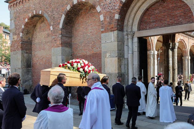 News - Funeral of Franco Baresi The coffin of Franco Baresi at Basilica Sant Ambrogio during Funeral of Franco Baresi, News in Milan, Italy, August 04 2026 Milan Basilica of Sant Ambrogio Italy Copyright: xRobertaxCorradinx xLiveMediax 0863317935st