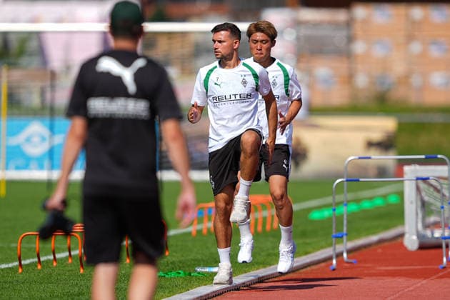 04.08.2026, xydrx, Fußball, Trainingslager, Borussia Mönchengladbach, Saison 2026 2027, Stadion am Birkenmoos: Kevin Stoeger (Borussia Moenchengladbach, 7) und Zento Uno (Borussia Moenchengladbach, 47) DFB regulations prohibit any use of photographs as image sequences and or quasi-video. *** August 4, 2026, xydrx, soccer, training camp, Borussia Mönchengladbach, 2026–2027 season, Birkenmoos Stadium, Kevin Stoeger, Borussia Mönchengladbach, 7, and Zento Uno, Borussia Mönchengladbach, 47. DFB regulations prohibit any use of photographs as image sequences and or quasi-video. Copyright: HMBxMedia YannisxDreimann