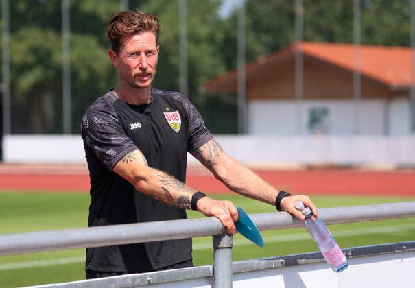 04.08.2026, Deutschland, Grassau, Fußball Bundesliga, Saison 2026 2027, Trainingslager VfB Stuttgart, Dr. AndrÃ Filipovic *** August 4, 2026, Germany, Grassau, Bundesliga, 2026–2027 Season, VfB Stuttgart Training Camp, Dr. AndrÃ Filipovic
