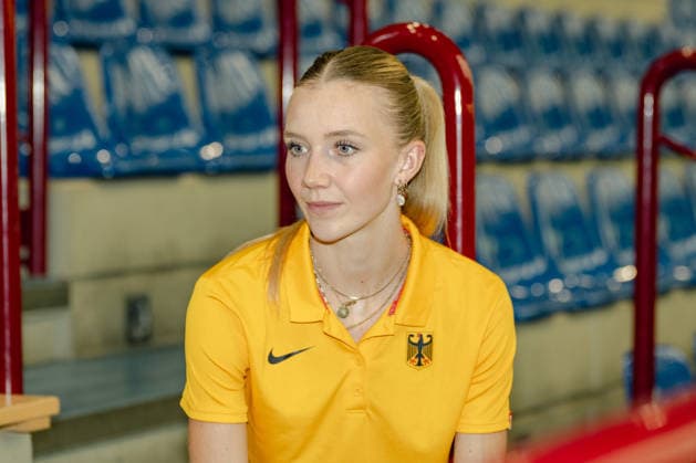 Kira Wittmann (Dreisprung) im Interview. Pressekonferenz DLV Media Days, Mehrkampf, Leichathletik, Saison 2026 2027, 04.08.2026 Pressekonferenz DLV Media Days, Mehrkampf, Saison 2026 2027, 04.08.2026 Leverkusen *** Kira Wittmann, Triple Jump, Interview, Press Conference at DLV Media Days, Combined Events, Track and Field, 2026–2027 Season, August 4, 2026, Press Conference at DLV Media Days, Combined Events, 2026–2027 Season, April 8, 2026, Leverkusen Copyright: xEibner-Pressefoto ThomasxHaeslerx EP_THR