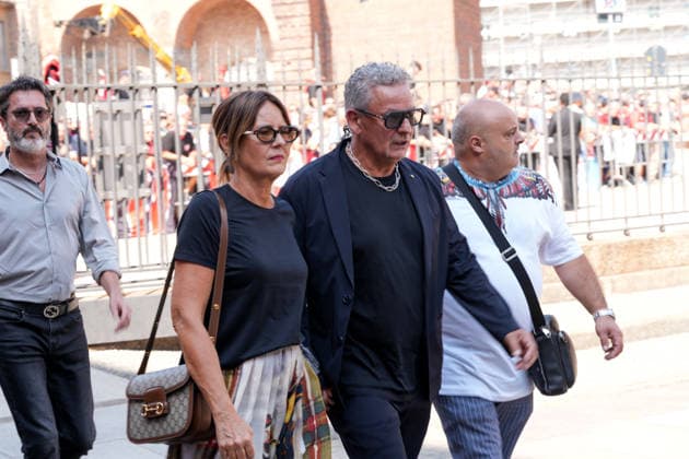 IPA87230412 - Milan: Franco Baresi™s Funeral at the Basilica of Sant™Ambrogio Pictured: Roberto Baggio and his wife, Andreina Fabbi  Copyright: xDuilioxPiaggesix xPoolxEnriquezxPiaggesix 0863320332st