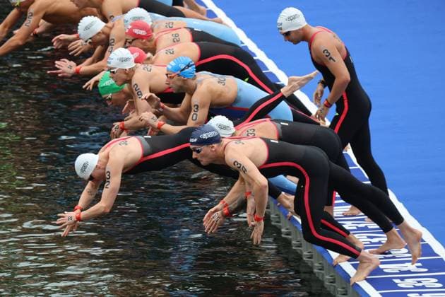 Championnat d Europe de natation PHOTOPQR LE COURRIER PICARD Haslin ; Paris ; 04 08 2026 ; 04 08 26 Championnat d Europe de natation - nage en eau libre 10km hommes - Sacha Velly (au premier plan) Photo Fred Haslin the LEN European Aquatics Championships, in the Seine River in Paris, on August 4, 2026. Paris 75 France  Copyright: xPHOTOPQR LExCOURRIERxPICARD MAXPxHaslinx 20260804LCP7781 20260804LCP7781