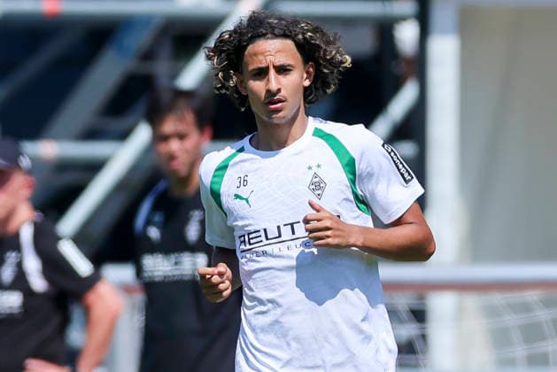Wael Mohya (Borussia Moenchengladbach) schaut waehrend des Trainingslagers von Borussia Moenchengladbach, Stadion Birkenmoos am 04. August 2026 in Rottach-Egern, Deutschland. (Foto von Marco Steinbrenner DeFodi Images) +++ Wael Mohya (Borussia Moenchengladbach) looks on during the Borussia Moenchengladbach Training camp at Stadion Birkenmoos on August 4, 2026 in Rottach-Egern, Germany. (Photo by Marco Steinbrenner DeFodi Images) (Photo by Marco Steinbrenner DeFodi Images) - *** Wael Mohya of Borussia Mönchengladbach looks on during Borussia Mönchengladbach s training camp, Birkenmoos Stadium on August 4, 2026, in Rottach Egern, Germany. Photo by Marco Steinbrenner, DeFodi Images. Wael Mohya of Borussia Mönchengladbach looks on during the Borussia Mönchengladbach training camp at Birkenmoos Stadium on August 4, 2026 in Rottach-Egern, Germany. Photo by Marco Steinbrenner, DeFodi Images. Photo by Marco Steinbrenner, DeFodi Images
