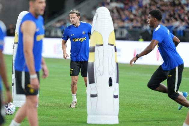 Hong Kong Football Festival 2026: Chelsea Football Club Mykhailo Mudryk of Chelsea Football Club during open training at Kai Tan Stadium during the Hong Kong Football Festival 2026 on August 4, 2026 in Hong Kong. (Photo by Ellan Mad Nexpher Images) Hong Kong