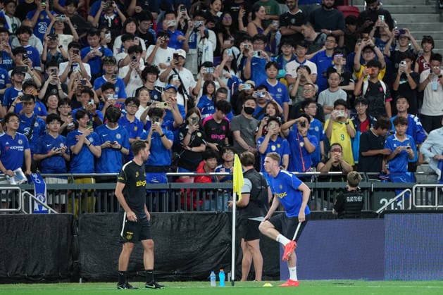Hong Kong Football Festival 2026: Chelsea Football Club Many fans of Chelsea Football Club during open training at Kai Tan Stadium during the Hong Kong Football Festival 2026 on August 4, 2026 in Hong Kong. (Photo by Ellan Mad Nexpher Images) Hong Kong