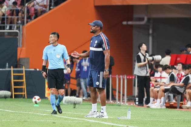 SKO, Bayern-Trainer Vincent Kompany, SK Jeju vs. FC Bayern Muenchen,Testspiel, Suedostasien-Reise, Saison 2026-27, 04.08.2026 SKO, Jeju SK vs. FC Bayern Muenchen, Testspiel, Suedostasien-Reise, Saison 2026-27, 04.08.2026 Seogwipo *** SKO, Bayern Coach Vincent Kompany, SK Jeju vs. FC Bayern Munich, Friendly Match, Southeast Asia Tour, 2026–27 Season, April 8, 2026 SKO, Jeju SK vs. FC Bayern Munich, Friendly Match, Southeast Asia Tour, 2026–27 Season, April 8, 2026 Seogwipo Copyright: xEibner-Pressefotox EP_JNL