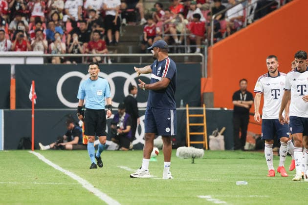 SKO, Bayern-Trainer Vincent Kompany, SK Jeju vs. FC Bayern Muenchen,Testspiel, Suedostasien-Reise, Saison 2026-27, 04.08.2026 SKO, Jeju SK vs. FC Bayern Muenchen, Testspiel, Suedostasien-Reise, Saison 2026-27, 04.08.2026 Seogwipo *** SKO, Bayern Coach Vincent Kompany, SK Jeju vs. FC Bayern Munich, Friendly Match, Southeast Asia Tour, 2026–27 Season, April 8, 2026 SKO, Jeju SK vs. FC Bayern Munich, Friendly Match, Southeast Asia Tour, 2026–27 Season, April 8, 2026 Seogwipo Copyright: xEibner-Pressefotox EP_JNL
