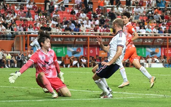 SKO, Konrad Laimer (Bayern Muenchen 27), Joo Seungmin (Jeju 31), SK Jeju vs. FC Bayern Muenchen,Testspiel, Suedostasien-Reise, Saison 2026-27, 04.08.2026 *** SKO, Konrad Laimer, Bayern Munich 27, Joo Seungmin, Jeju 31, SK Jeju vs. FC Bayern Munich, Friendly Match, Southeast Asia Tour, 2026–27 Season, April 8, 2026 Copyright: xEibner-Pressefotox EP_JNL