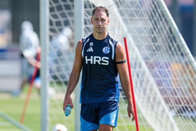 04.08.2026, Fussball, Training des FC Schalke 04. Nikola Katic (FC Schalke 04). Gelsenkirchen Trainingsgelände FC Schalke 04 NRW Deutschland xRHR-FOTO YYx *** August 4, 2026, Soccer, FC Schalke 04 practice Nikola Katic FC Schalke 04 Gelsenkirchen FC Schalke 04 training facility North Rhine-Westphalia, Germany xRHR PHOTO YYx Copyright: RHR-FOTOx RHR-FOTO YY