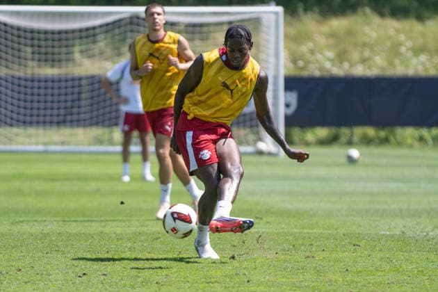 Castello Lukeba (RB Leipzig, 23) RB Leipzig, Fussball, Trainingslager Austria, Saison Vorbereitung, Saison 2026 2027, GER, 04.08.2026, Eibner-Pressefoto Andreas Ulmer RB Leipzig, Fussball, Trainingslager Austria, Saison Vorbereitung, Saison 2026 2027, GER, 04.08.2026, *** Castello Lukeba RB Leipzig, 23 RB Leipzig, Soccer, Training Camp in Austria, Preseason, 2026–2027 Season, GER, August 4, 2026, Eibner Press Photo: Andreas Ulmer, RB Leipzig, soccer, training camp in Austria, preseason, 2026–2027 season, GER, August 4, 2026, Copyright: xEibner-Pressefoto AndreasxUlmerx EP_AUR