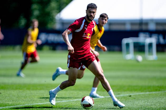 Romulo (RB Leipzig, 40) an Ball, RB Leipzig, Fussball, Trainingslager Austria, Saison Vorbereitung, Saison 2026 2027, GER, 04.08.2026, Eibner-Pressefoto Andreas Ulmer RB Leipzig, Fussball, Trainingslager Austria, Saison Vorbereitung, Saison 2026 2027, GER, 04.08.2026, *** Romulo RB Leipzig, No. 40 on the ball, RB Leipzig, soccer, training camp in Austria, preseason, 2026–2027 season, GER, August 4, 2026, Eibner Press Photo: Andreas Ulmer, RB Leipzig, soccer, training camp in Austria, preseason, 2026–2027 season, GER, August 4, 2026, Copyright: xEibner-Pressefoto AndreasxUlmerx EP_AUR