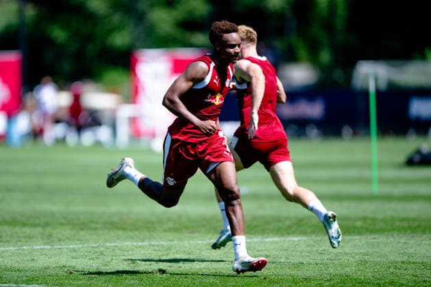 Assan Ouedraogo (RB Leipzig, 08), Sprint, RB Leipzig, Fussball, Trainingslager Austria, Saison Vorbereitung, Saison 2026 2027, GER, 04.08.2026, Eibner-Pressefoto Andreas Ulmer RB Leipzig, Fussball, Trainingslager Austria, Saison Vorbereitung, Saison 2026 2027, GER, 04.08.2026, *** Assan Ouedraogo, RB Leipzig, 08, Sprint, RB Leipzig, Soccer, Training Camp in Austria, Preseason, 2026–2027 Season, GER, August 4, 2026, Eibner Press Photo Andreas Ulmer RB Leipzig, soccer, training camp in Austria, preseason, 2026–2027 season, GER, August 4, 2026, Copyright: xEibner-Pressefoto AndreasxUlmerx EP_AUR