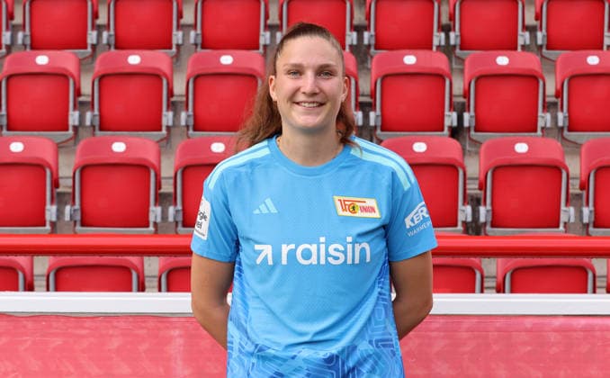 Torwart Nadine Böhi ; 1.FC Union Berlin FCU Fußball 1.BL Bundesliga Frauen Damen Porträttermin Saison 2026 2027 Headshot, Porträt, Portrait, Vorstellung, Präsentation, Pressetermin, GER 04.08.2026 *** Goalkeeper Nadine Böhi 1 FC Union Berlin FCU Soccer 1 BL Women s Bundesliga Women s Team Photo Shoot 2026–2027 Season Headshot, Portrait, Introduction, Presentation, Press Event, GER 04 08 2026
