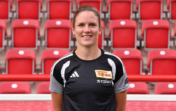 Torwarttrainerin Alisa Vetterlein ; 1.FC Union Berlin FCU Fußball 1.BL Bundesliga Frauen Damen Porträttermin Saison 2026 2027 Headshot, Porträt, Portrait, Vorstellung, Präsentation, Pressetermin, GER 04.08.2026 *** Goalkeeper Coach Alisa Vetterlein, 1. FC Union Berlin (FCU), Women s Soccer, Bundesliga, Women s Team, Photo Shoot, 2026–2027 Season, Headshot, Portrait, Introduction, Presentation, Press Event, GER 04 08 2026