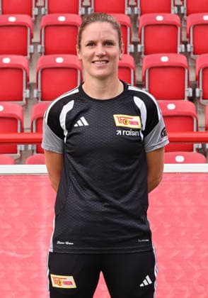 Torwarttrainerin Alisa Vetterlein ; 1.FC Union Berlin FCU Fußball 1.BL Bundesliga Frauen Damen Porträttermin Saison 2026 2027 Headshot, Porträt, Portrait, Vorstellung, Präsentation, Pressetermin, GER 04.08.2026 *** Goalkeeper Coach Alisa Vetterlein, 1. FC Union Berlin (FCU), Women s Soccer, Bundesliga, Women s Team, Photo Shoot, 2026–2027 Season, Headshot, Portrait, Introduction, Presentation, Press Event, GER 04 08 2026