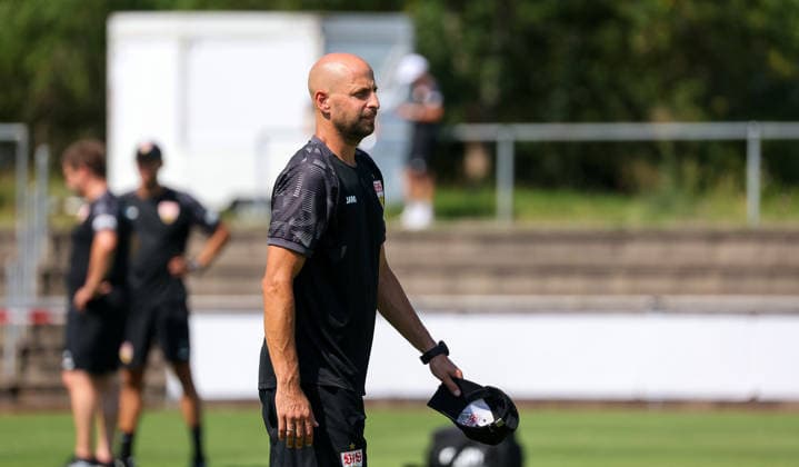 04.08.2026, Deutschland, Grassau, Fußball Bundesliga, Saison 2026 2027, Trainingslager VfB Stuttgart, Torwart-Trainer Steffen Krebs *** August 4, 2026, Germany, Grassau, Bundesliga, 2026–2027 season, VfB Stuttgart training camp, goalkeeper coach Steffen Krebs