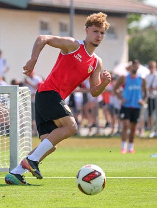 04.08.2026, Deutschland, Grassau, Fußball Bundesliga, Saison 2026 2027, Trainingslager VfB Stuttgart, Lazar Jovanovic *** August 4, 2026, Germany, Grassau, Bundesliga, 2026–2027 season, VfB Stuttgart training camp, Lazar Jovanovic