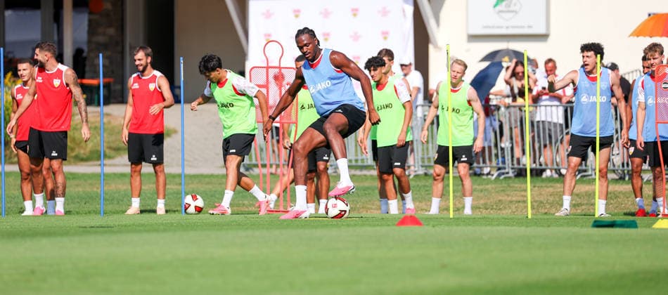 04.08.2026, Deutschland, Grassau, Fußball Bundesliga, Saison 2026 2027, Trainingslager VfB Stuttgart, Dan-Axel Zagadou *** August 4, 2026, Germany, Grassau, Bundesliga, 2026–2027 Season, VfB Stuttgart Training Camp, Dan Axel Zagadou