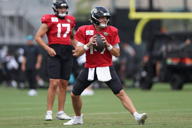 JACKSONVILLE, FL - AUGUST 04: Jacksonville Jaguars quarterback Nick Mullens (14) works on a drill during training camp on August 4, 2026 at the Miller Electric Center in Jacksonville, Fl. (Photo by David Rosenblum Icon Sportswire) NFL, American Football Herren, USA AUG 04 Jaguars Training Camp EDITORIAL USE ONLY Icon260804229780