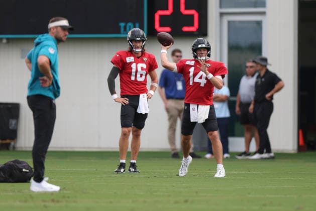 JACKSONVILLE, FL - AUGUST 04: Jacksonville Jaguars quarterback Nick Mullens (14) throws a pass during training camp on August 4, 2026 at the Miller Electric Center in Jacksonville, Fl. (Photo by David Rosenblum Icon Sportswire) NFL, American Football Herren, USA AUG 04 Jaguars Training Camp EDITORIAL USE ONLY Icon260804229794