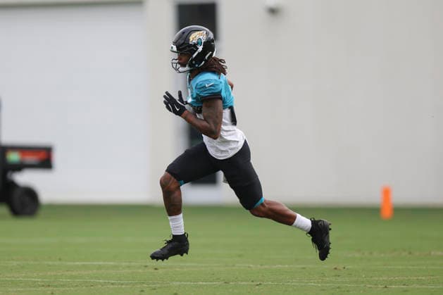 JACKSONVILLE, FL - AUGUST 04: Jacksonville Jaguars wide receiver Jakobi Meyers (3) works on a drill during training camp on August 4, 2026 at the Miller Electric Center in Jacksonville, Fl. (Photo by David Rosenblum Icon Sportswire) NFL, American Football Herren, USA AUG 04 Jaguars Training Camp EDITORIAL USE ONLY Icon260804229801