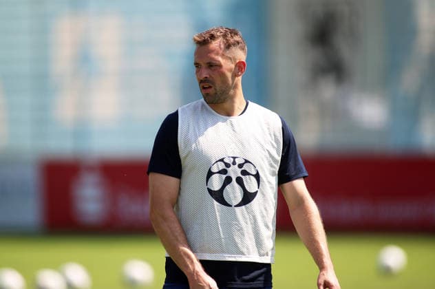 Fussball, Herren, Regionalliga Bayern, Saison 2026 2027, TSV 1860 München, Training Felix Weber (TSV 1860 München) stehend mit Leibchen, Kopf, Oberkörper *** Soccer, Men s, Bavarian Regional League, 2026–2027 Season, TSV 1860 Munich, Training: Felix Weber of TSV 1860 Munich standing in a training jersey, head and upper body