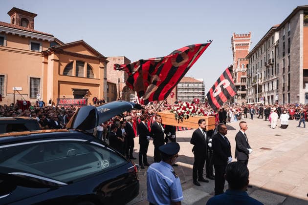 The Funeral Of The Italian AC Milan Former Soccer Player Franco Baresi In Milan A moment of the funeral of Italian AC Milan former soccer player Franco Baresi in Milan, Italy, on August 4, 2026. Milan Italy  Copyright: xAlessandroxBremecx originalFilename:bremec-thefuner260804_nprht.jpg