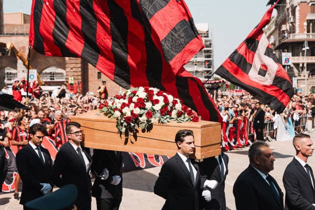 The Funeral Of The Italian AC Milan Former Soccer Player Franco Baresi In Milan A moment of the funeral of Italian AC Milan former soccer player Franco Baresi in Milan, Italy, on August 4, 2026. Milan Italy  Copyright: xAlessandroxBremecx originalFilename:bremec-thefuner260804_npuAq.jpg