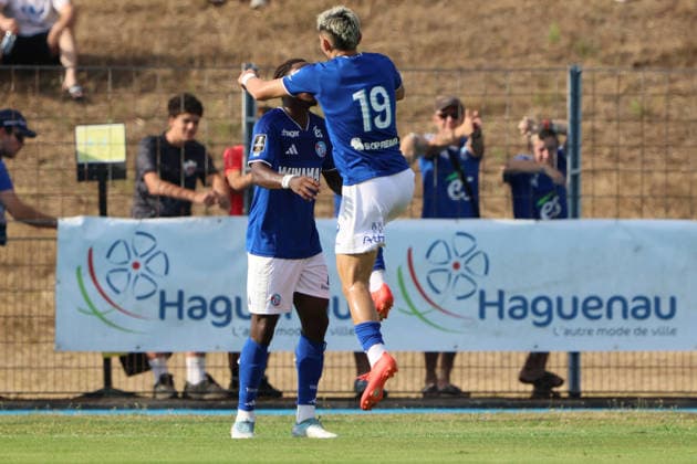 04.08.2026, Fussball, Herren, Testspiel, Saison 2026 2027, Racing Straßburg - SV 07 Elversberg, Torjubel zum 1:1, Torschütze: Martial Godo (Racing Straßburg) Haguenau Parc des Sports de Haguenau Grand Est Frankreich (FRA) *** August 4, 2026, Soccer, Men s, Friendly Match, 2026–2027 Season, Racing Strasbourg vs. SV 07 Elversberg, celebration of the 1–1 goal, goal scorer Martial Godo, Racing Strasbourg, Haguenau, Parc des Sports de Haguenau, Grand Est, France, FRA Copyright: xSebastianxBachx