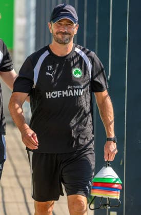 04.08.2026 - Fussball - 2. Bundesliga - Saison 2026 2027 - SpVgg Greuther Fürth Fuerth ( Kleeblatt ) - Training - - xwoxzix - Frank Kackert (Torwarttrainer SpVgg Greuther Fürth ) *** August 4, 2026 Soccer 2. Bundesliga 2026–2027 Season SpVgg Greuther Fürth (Füroth Kleeblatt) Training xwoxzix Frank Kackert, Goalkeeper Coach, SpVgg Greuther Fürth