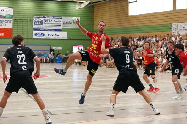 04.08.2026, xovx, Handball Lindencup, HSG Linden - HSG Wettenberg v.l. Jakob Höhn (HSG Linden), Aron Weiße (HSG Wettenberg), Moritz Schmeel (HSG Linden), Jan Reuschling (HSG Wettenberg), Luca Weimer (HSG Linden), Tristan Schepp (HSG Wettenberg) Linden Stadthalle Hessen Deutschland (DE) *** August 4, 2026, xovx, Lindencup Handball Tournament, HSG Linden vs. HSG Wettenberg: Jakob Höhn (HSG Linden), Aron Weiße (HSG Wettenberg), Moritz Schmeel (HSG Linden), Jan Reuschling (HSG Wettenberg), Luca Weimer (HSG Linden), Tristan Schepp (HSG Wettenberg), Linden City Hall, Hesse, Germany, DE