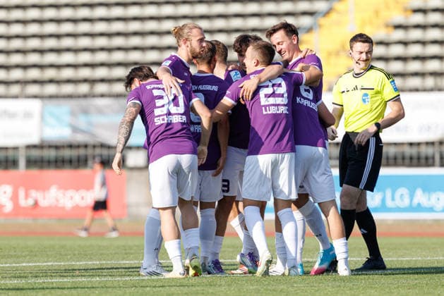 Team (TSV Schwaben Augsburg) Tor zum 1 : 0 beim Spiel zwischen TSV Schwaben Augsburg v FV Illertissen, Fussball, Herren, Toto-Pokal, 2026 2027, 1.Spieltag am 04.08.2026 in Augsburg, Rosenaustadion. Bayern Deutschland *** TSV Schwaben Augsburg scores the 1-0 goal in the match between TSV Schwaben Augsburg and FV Illertissen, soccer, men s, Toto Cup, 2026–2027, Matchday 1 on August 4, 2026, in Augsburg, Rosenaustadion, Bavaria, Germany