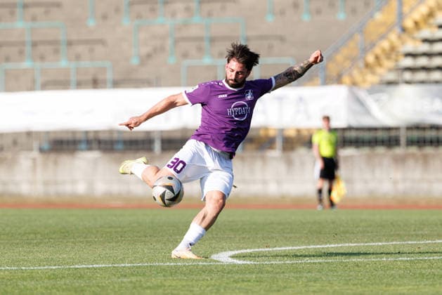 Levis Schaber (30, TSV Schwaben Augsburg) beim Spiel zwischen TSV Schwaben Augsburg v FV Illertissen, Fussball, Herren, Toto-Pokal, 2026 2027, 1.Spieltag am 04.08.2026 in Augsburg, Rosenaustadion. Bayern Deutschland *** Levis Schaber 30, TSV Schwaben Augsburg in the match between TSV Schwaben Augsburg and FV Illertissen, Soccer, Men s, Toto Cup, 2026–2027, Matchday 1 on August 4, 2026, in Augsburg, Rosenaustadion, Bavaria, Germany