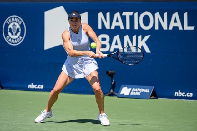 August 4, 2026, Toronto, Ontario, Canada: ELINA SVITOLINA of Ukraine returns the ball during her second-round match against Jessica Bouzas Maneiro of Spain at the National Bank Open, part of the Hologic WTA, Tennis Damen Tour at Sobeys Stadium. Toronto Canada - ZUMAr228 20260804_znp_r228_002 Copyright: xVasiliyxRyabykhx