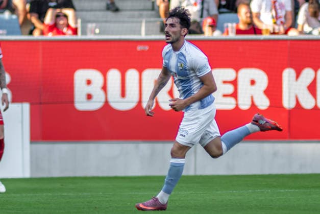 Chemnitz, Deutschland 04. August 2026: Regionalliga Nordost - 2026 2027 - Sp. 3 - Chemnitzer FC gegen FSV Zwickau Im Bild: Domenico Alberico (CFC) *** Chemnitz, Germany, August 4, 2026, Northeast Regional League 2026–2027, Matchday 3: Chemnitzer FC vs. FSV Zwickau. Pictured: Domenico Alberico, CFC Copyright: xFotostandx xNachtigallx