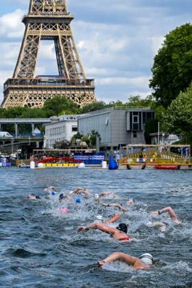 Athletes compete in the open water swimming 10km Women Final during the European Aquatics Championships at the River Seine in Paris (France), August 4, 2026. Giorgio Scala DBM - Deepbluemedia Insidefoto
