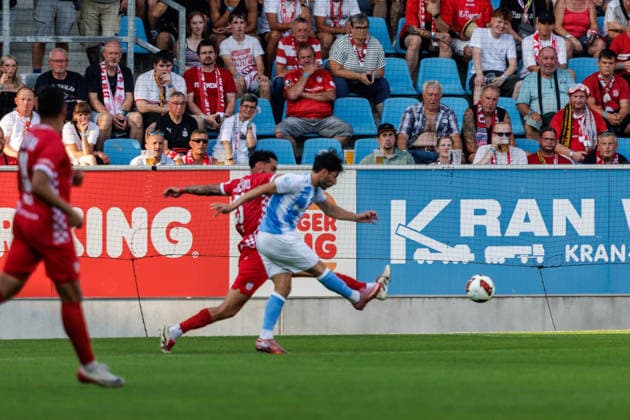 04.08.2026, GER, Regionalliga Nord-Ost, 3. Spieltag, Saison 2026 2027), Chemnitz, Chemnitzer FC - FSV Zwickau Domenico Alberico (Chemnitzer FC 10) mit dem 1:0 Chemnitz eins-Stadion - An der Gellertstraße Sachsen Deutschland *** August 4, 2026, GER, Regionalliga Nord Ost, Matchday 3, 2026–2027 season, Chemnitz, Chemnitzer FC vs. FSV Zwickau, Domenico Alberico, Chemnitzer FC 10–1, Chemnitz Eins Stadium, An der Gellertstraße, Saxony, Germany Copyright: xnordphotoxGmbHx xTrienitzx