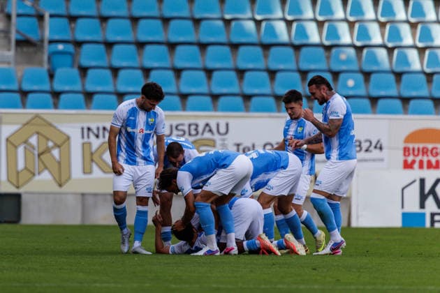 04.08.2026, GER, Regionalliga Nord-Ost, 3. Spieltag, Saison 2026 2027), Chemnitz, Chemnitzer FC - FSV Zwickau Domenico Alberico (Chemnitzer FC 10) jubelt Ken Tchouangue (Chemnitzer FC 20), Maurizio Grimaldi (Chemnitzer FC 23), Andreas Geipl (Chemnitzer FC 6), Dennis Slamar (Chemnitzer FC 21) Chemnitz eins-Stadion - An der Gellertstraße Sachsen Deutschland *** August 4, 2026, GER, Regionalliga North East, Matchday 3, 2026–2027 Season, Chemnitz, Chemnitzer FC vs. FSV Zwickau: Domenico Alberico (Chemnitzer FC 10) celebrates; Ken Tchouangue (Chemnitzer FC 20), Maurizio Grimaldi (Chemnitzer FC 23), Andreas Geipl (Chemnitzer FC 6), Dennis Slamar (Chemnitzer FC 21), Chemnitz Eins Stadium, An der Gellertstraße, Saxony, Germany Copyright: xnordphotoxGmbHx xTrienitzx