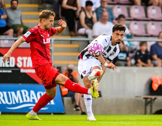 04.08.2026, GER, Fußball, Herren,Toto-Pokal Bayern, Saison 2026 2027, FC Memmingen vs FC Ingolstadt 04 Max Zeller (Memmingen, 2), Simon Lorenz (Ingolstadt, 32) Memmingen e-con ArenaPark Bayern Deutschland *** August 4, 2026, GER, Soccer, Men s, Bavarian Toto Cup, 2026–2027 Season, FC Memmingen vs. FC Ingolstadt 04 Max Zeller, Memmingen, 2; Simon Lorenz, Ingolstadt, 32; Memmingen at ArenaPark, Bavaria, Germany Copyright: xNordphotox xHafnerx