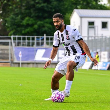 04.08.2026, GER, Fußball, Herren,Toto-Pokal Bayern, Saison 2026 2027, FC Memmingen vs FC Ingolstadt 04 Keanan Bennetts (Ingolstadt, 18) Memmingen e-con ArenaPark Bayern Deutschland *** August 4, 2026, GER, Soccer, Men s, Bavarian Toto Cup, 2026–2027 Season, FC Memmingen vs. FC Ingolstadt 04 (Keanan Bennetts Ingolstadt), 18 Memmingen, ArenaPark, Bavaria, Germany Copyright: xNordphotox xHafnerx