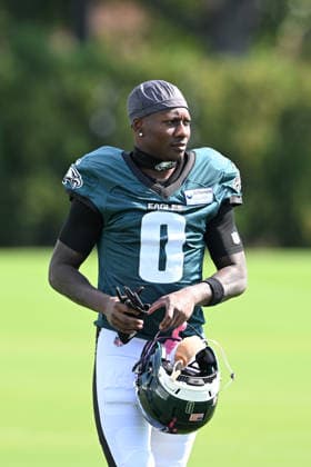 PHILADELPHIA, PA - AUGUST 04: Philadelphia Eagles wide receiver Hollywood Brown 0 looks on during the Philadelphia Eagles training camp on August 4th, 2026 at Jefferson Health Training Center in Philadelphia, PA. (Photo by Terence Lewis Icon Sportswire) NFL, American Football Herren, USA AUG 04 Eagles Training Camp EDITORIAL USE ONLY Icon260804024
