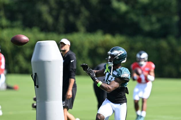 PHILADELPHIA, PA - AUGUST 04: Philadelphia Eagles wide receiver Elijah Moore 19 runs a drill during the Philadelphia Eagles training camp on August 4th, 2026 at Jefferson Health Training Center in Philadelphia, PA. (Photo by Terence Lewis Icon Sportswire) NFL, American Football Herren, USA AUG 04 Eagles Training Camp EDITORIAL USE ONLY Icon260804040