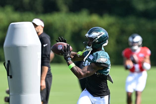 PHILADELPHIA, PA - AUGUST 04: Philadelphia Eagles wide receiver Elijah Moore 19 runs a drill during the Philadelphia Eagles training camp on August 4th, 2026 at Jefferson Health Training Center in Philadelphia, PA. (Photo by Terence Lewis Icon Sportswire) NFL, American Football Herren, USA AUG 04 Eagles Training Camp EDITORIAL USE ONLY Icon260804041