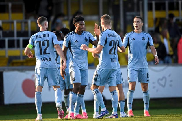 HÄLLEVIK, SVERIGE 20260804 Bratislavaspelarna jublar efter segern i tisdagens kval till Champions League, omgang 3, match 1 av 2, mellan Mjällby AIF och SK Slovan Bratislava pa Strandvallen. HÄLLEVIK SVERIGE x10760x *** HÄLLEVIK, SWEDEN 20260804 The Bratislava players celebrate after their victory in Tuesday s Champions League qualifier, Round 3, Game 1 of 2, between Mjällby AIF and SK Slovan Bratislava at Strandvallen in HÄLLEVIK, SWEDEN x10760x  Copyright: xPatricxSöderström TTx CHAMPIONS LEAGUE MJÄLLBY-BRATISLAVA