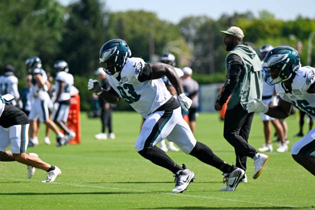 PHILADELPHIA, PA - AUGUST 04: Philadelphia Eagles defensive tackle Uar Bernard 93 runs a drill the Philadelphia Eagles training camp on August 4th, 2026 at Jefferson Health Training Center in Philadelphia, PA. (Photo by Terence Lewis Icon Sportswire) NFL, American Football Herren, USA AUG 04 Eagles Training Camp EDITORIAL USE ONLY Icon260804047