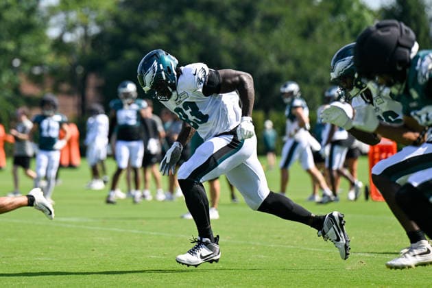 PHILADELPHIA, PA - AUGUST 04: Philadelphia Eagles defensive tackle Uar Bernard 93 runs a drill the Philadelphia Eagles training camp on August 4th, 2026 at Jefferson Health Training Center in Philadelphia, PA. (Photo by Terence Lewis Icon Sportswire) NFL, American Football Herren, USA AUG 04 Eagles Training Camp EDITORIAL USE ONLY Icon260804048
