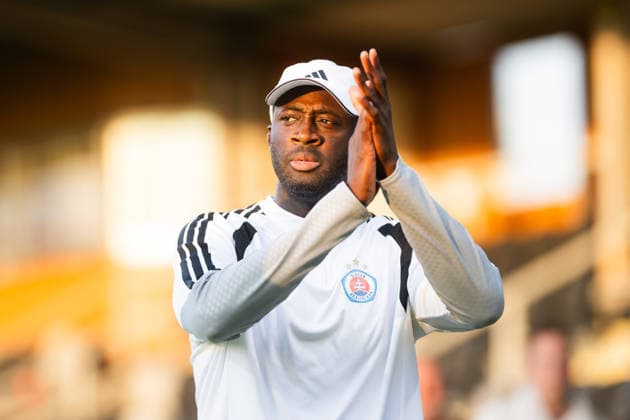 HÄLLEVIK, SWEDEN 20260804 Bratislava coach Yaya TourÃ (center) during Tuesday s Champions League qualifying round 3 match 1 of 2 between Mjällby AIF and SK Slovan Bratislava at Strandvallen. HÄLLEVIK SWEDEN x10760x *** HÄLLEVIK, SWEDEN 20260804 Bratislava coach Yaya Touré in the center during Tuesday s Champions League qualifying round 3 match 1 of 2 between Mjällby AIF and SK Slovan Bratislava at Strandvallen, HÄLLEVIK, SWEDEN x10760x  Copyright: xPatricxSöderström TT TTx CHAMPIONS LEAGUE MJÄLLBY-BRATISLAVA
