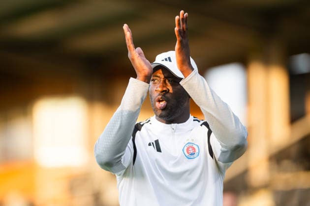 HÄLLEVIK, SWEDEN 20260804 Bratislava coach Yaya TourÃ (center) during Tuesday s Champions League qualifying round 3 match 1 of 2 between Mjällby AIF and SK Slovan Bratislava at Strandvallen. HÄLLEVIK SWEDEN x10760x *** HÄLLEVIK, SWEDEN 20260804 Bratislava coach Yaya Touré in the center during Tuesday s Champions League qualifying round 3 match 1 of 2 between Mjällby AIF and SK Slovan Bratislava at Strandvallen, HÄLLEVIK, SWEDEN x10760x  Copyright: xPatricxSöderström TT TTx CHAMPIONS LEAGUE MJÄLLBY-BRATISLAVA
